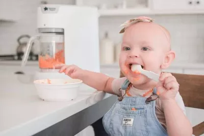 Tommee Tippee Quick Cook Baby Food Steamer Blender, all stages of weaning, 200g max capacity,  White