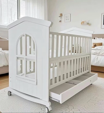 2-in-1 Modern Wooden Baby Crib & Co-Sleeper | Convertible Infant & Toddler Bed with Wheels & Storage | (135×74×112 cm)