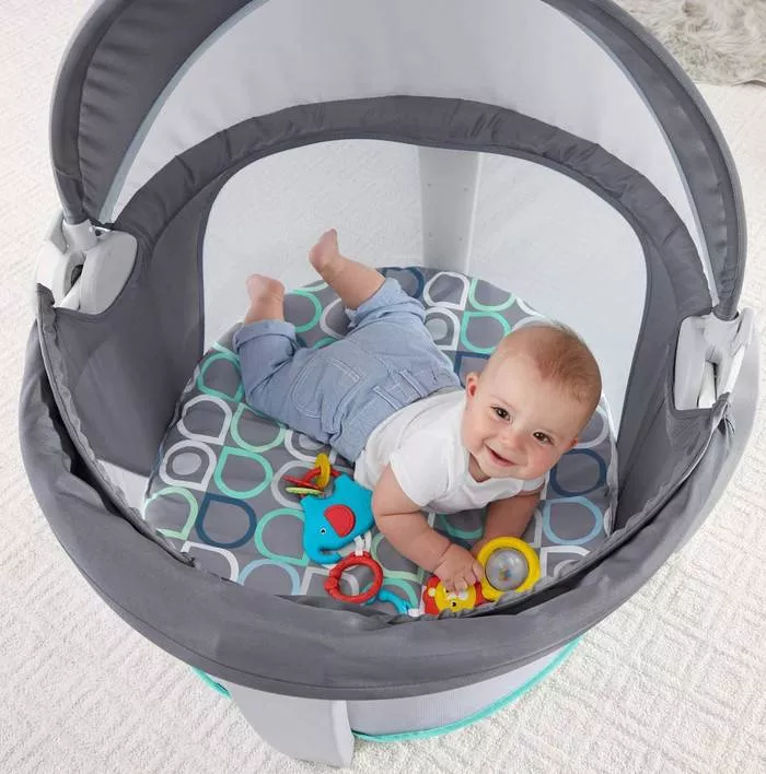 YaYaYa  On-The-Go Baby Napping Playing Bassinet.