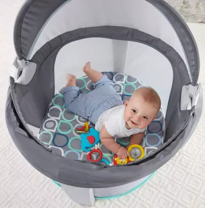 YaYaYa  On-The-Go Baby Napping Playing Bassinet.