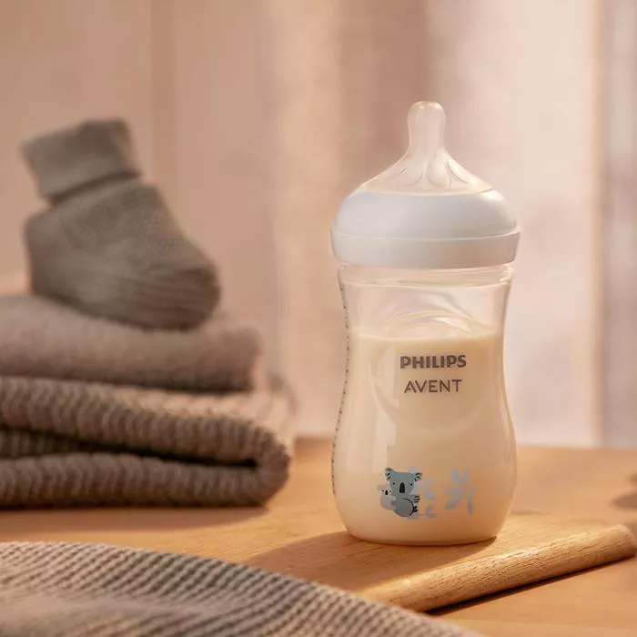 Philips Avent Natural Response Baby Bottle 260ml, BPA Free for Babies 1 Month