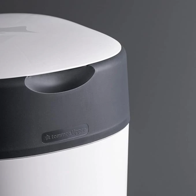 Tommee Tippee Twist and Click XL Sangenic Nappy Bin, with x1 Refill Cassette, Odour and Germ Protection, Antibacterial Film