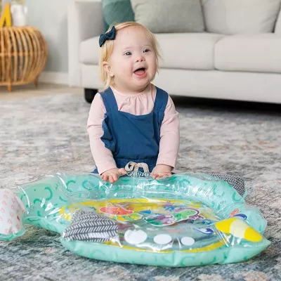 Infantino Tummy Time Pat & Play Water Mat –Baby Sensory Play Mat with Floating Toys, Air & Water Fillable for Motor Skill Development – for Newborns 3 Months+